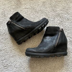 Sorel Joan of Arctic Wedge Boots Women’s Size 8 Black Leather Ankle Booties Zip
